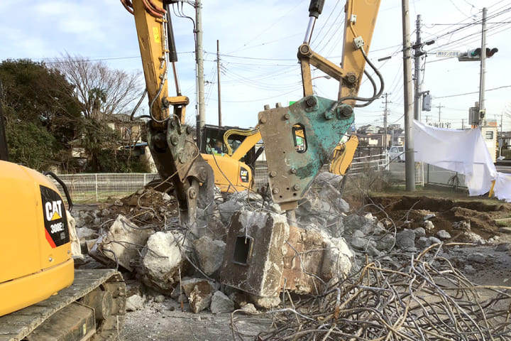 スーパーマーケットの解体