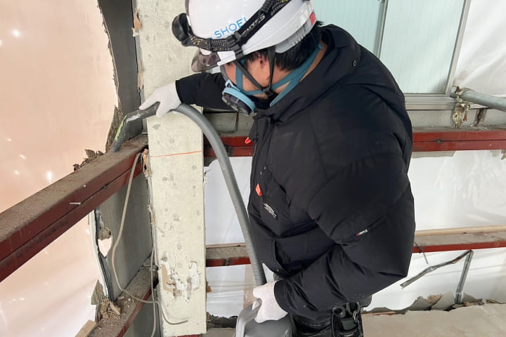 飛散防止対策の徹底清掃